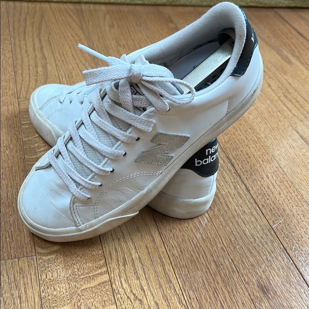 New Balance White and Black Casual Shoes